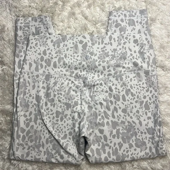 Lululemon Align High-Rise Pant 25" Cheetah Camo Antique White Multi Size 12 - Picture 7 of 11